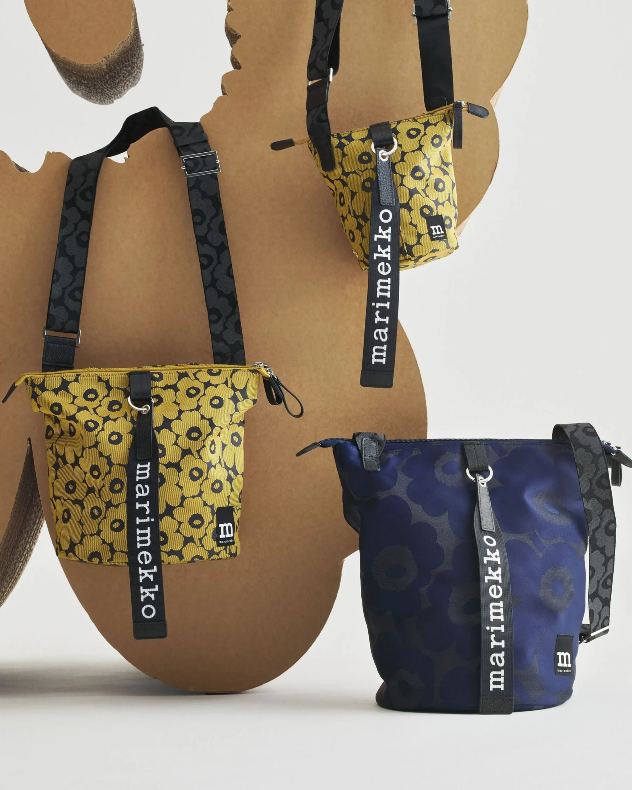 all_day_bucket_unikko_olkalaukku_5.webp Marimekko Olkalaukut^All Day Bucket Unikko Olkalaukku