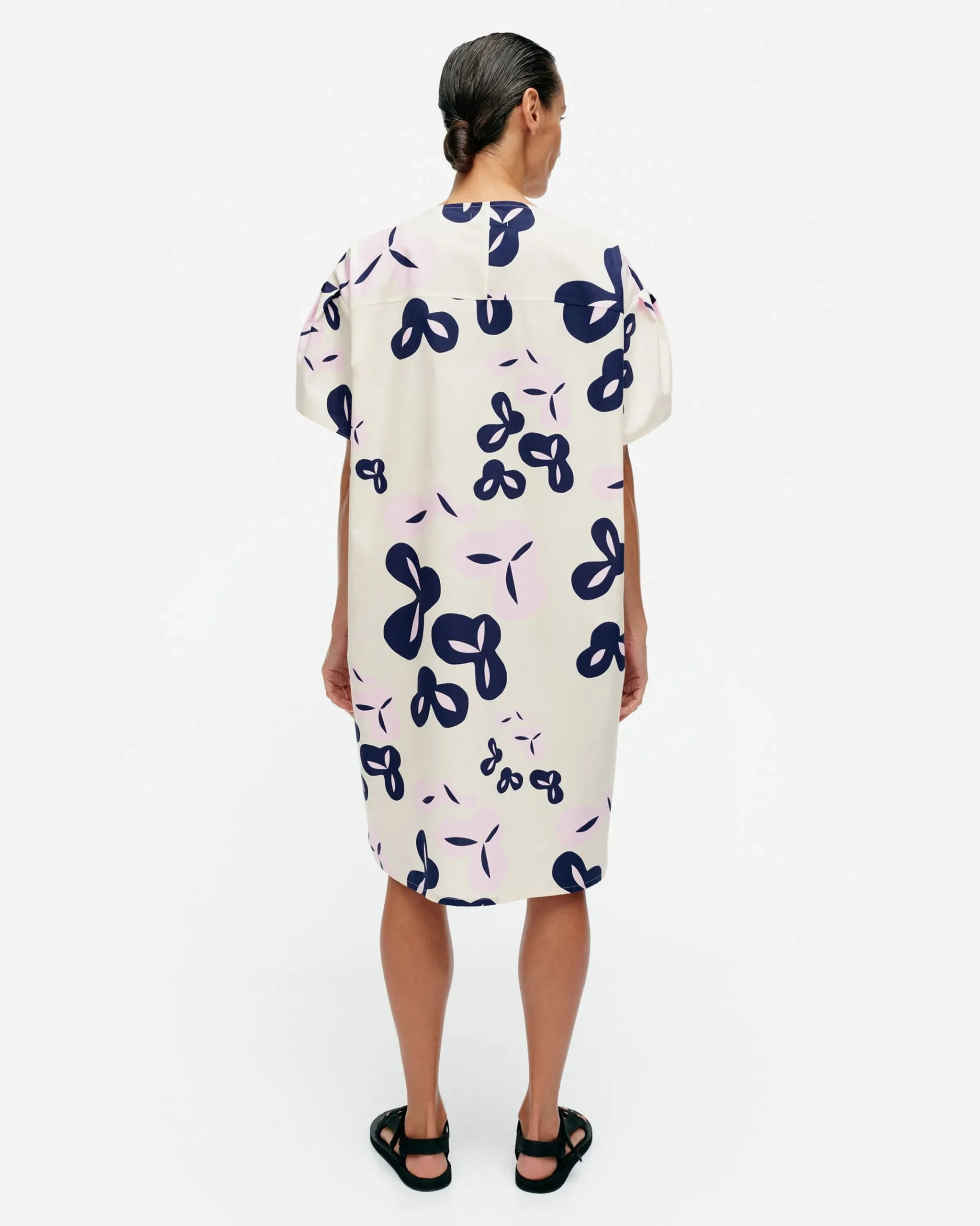 avomeri_poiminto_puuvillapopliinimekko_2.webp Marimekko Mekot^Avomeri Poiminto Puuvillapopliinimekko
