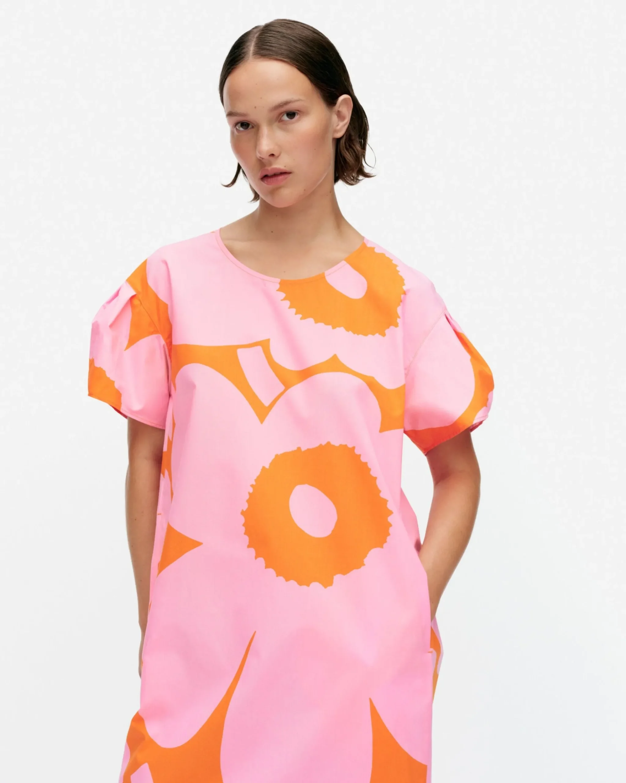 avomeri_unikko_puuvillapopliinimekko_3.webp Marimekko Mekot^Avomeri Unikko Puuvillapopliinimekko