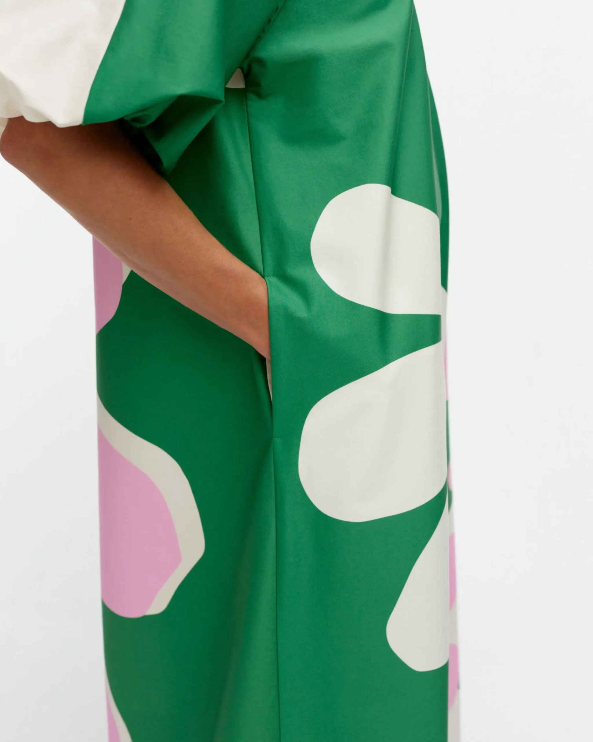 karkelo_kolmikko_puuvillamekko_3.webp Marimekko Mekot^Karkelo Kolmikko Puuvillamekko