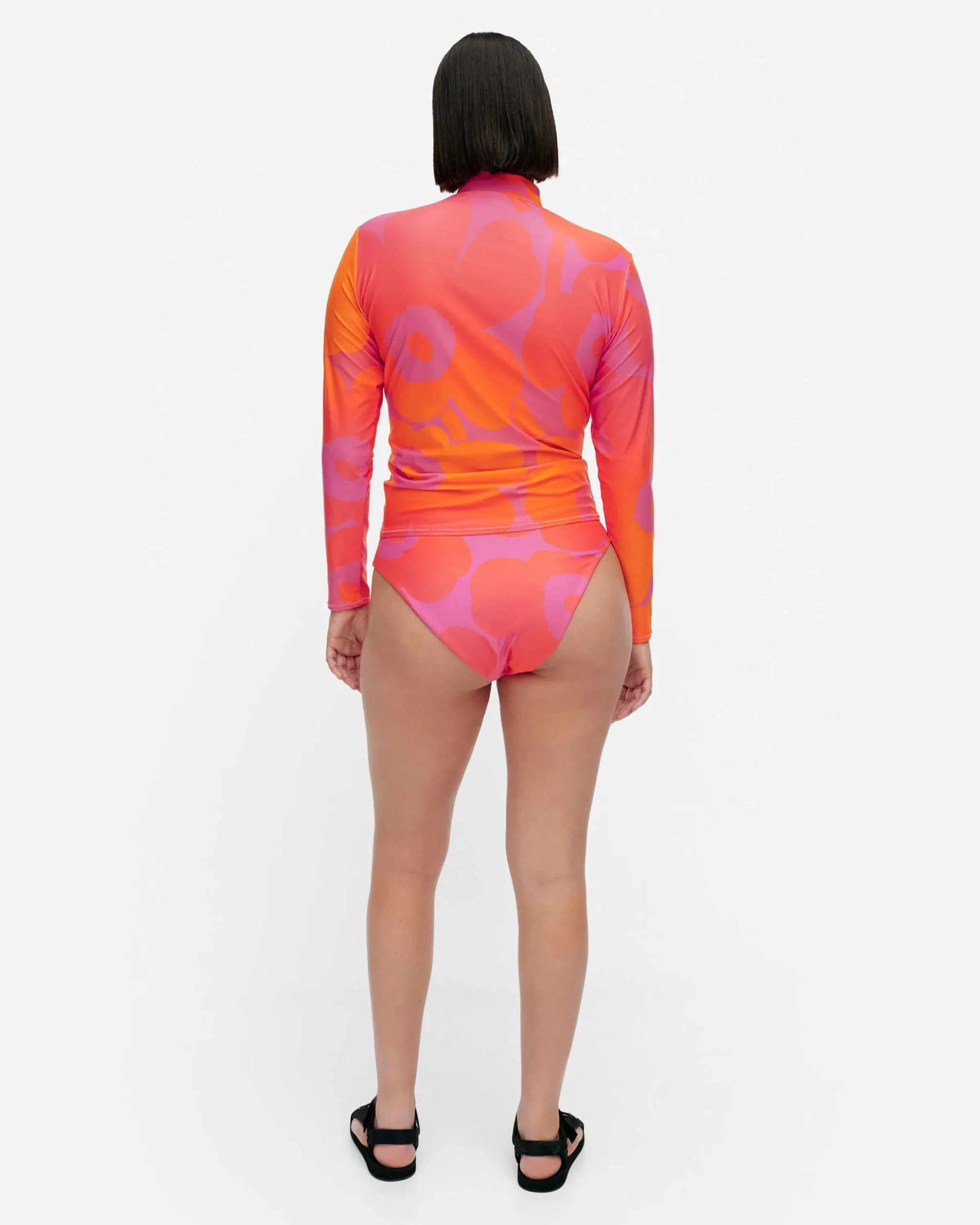 kelluja_unikko_uimapaita_2.webp Marimekko Uima-Asut^Kelluja Unikko Uimapaita