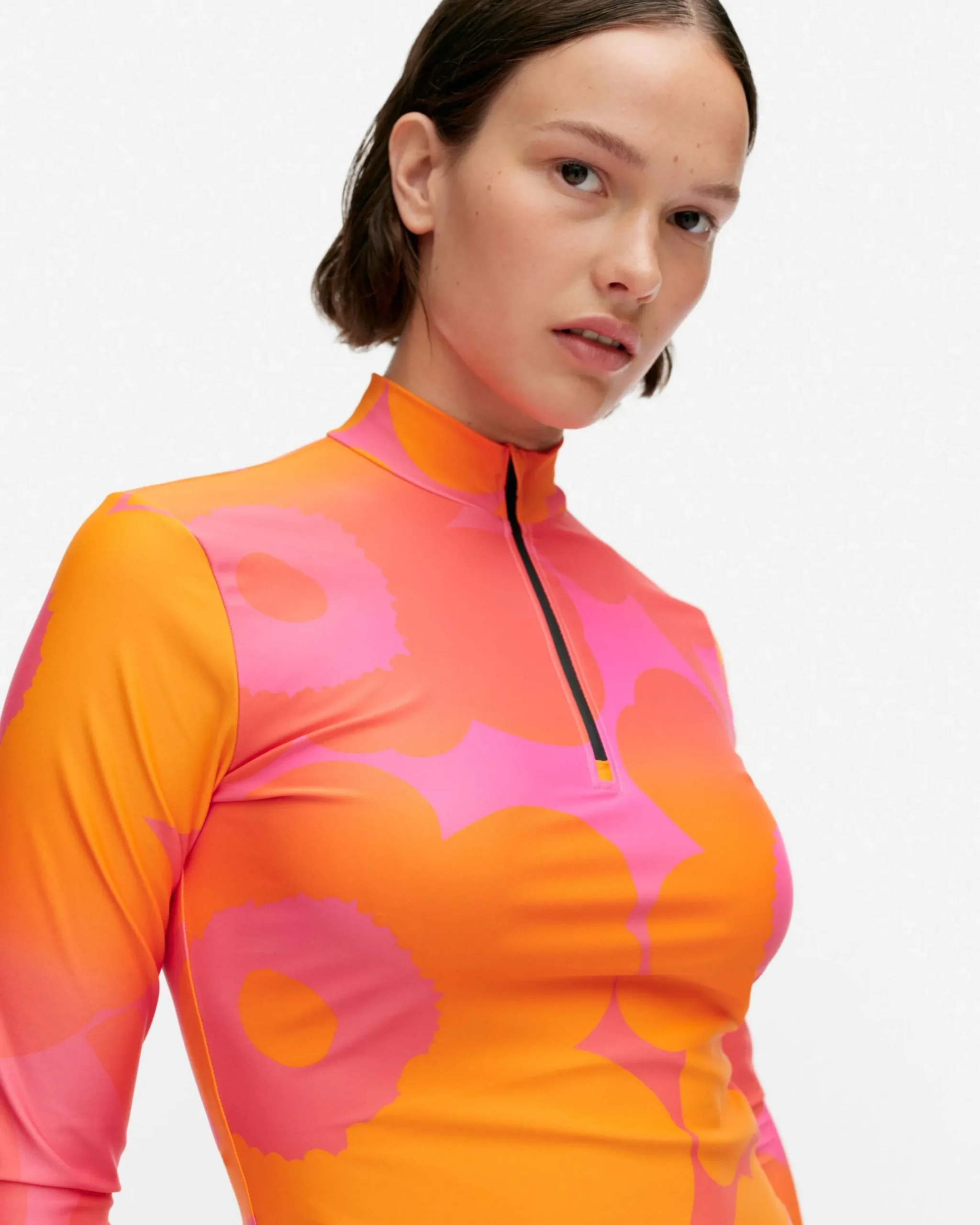 kelluja_unikko_uimapaita_3.webp Marimekko Uima-Asut^Kelluja Unikko Uimapaita