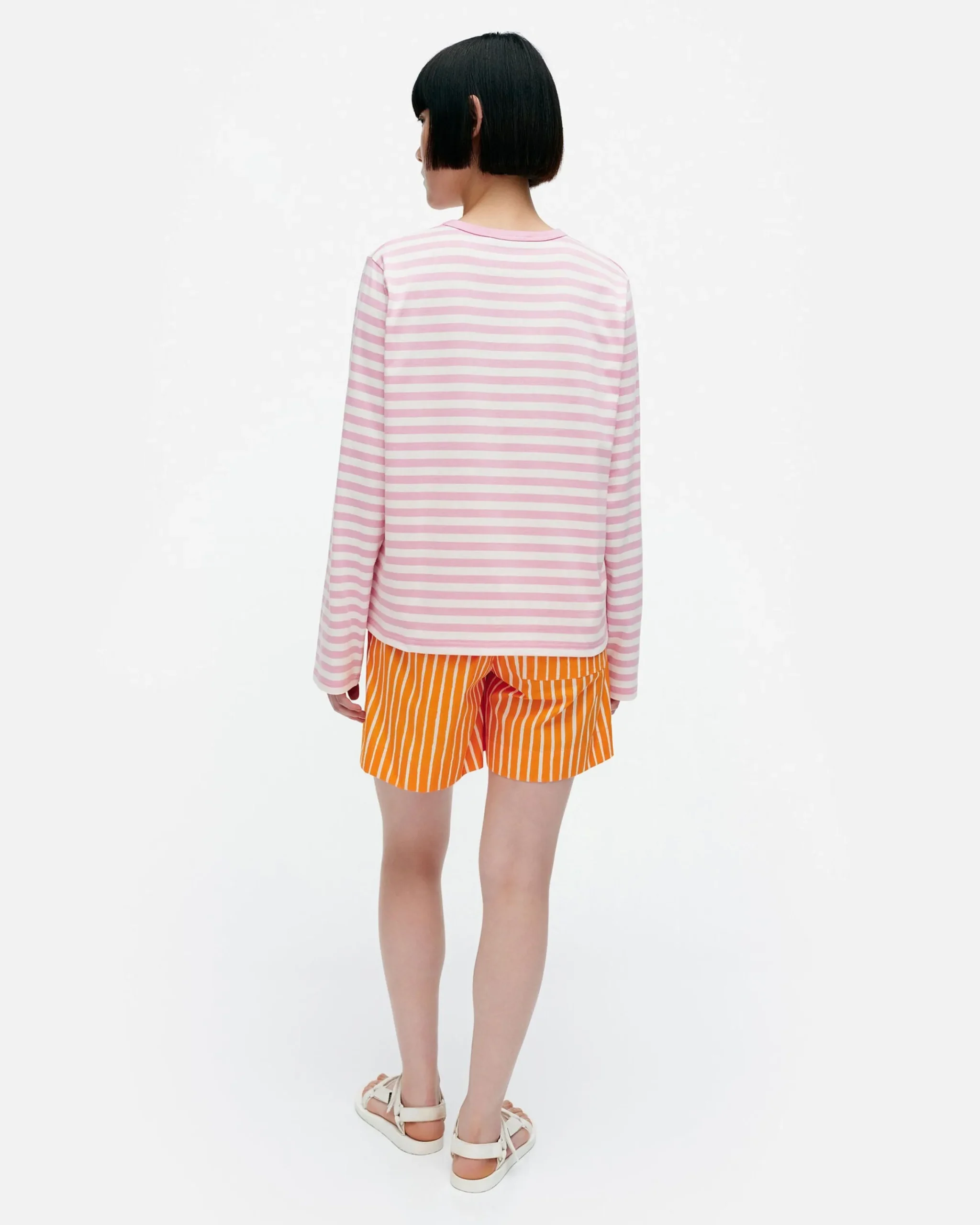 kioski_tasaraita_relaxed_longsleeve_trikoopaita_3.webp Marimekko Paidat Ja Tunikat^Kioski Tasaraita Relaxed Longsleeve Trikoopaita