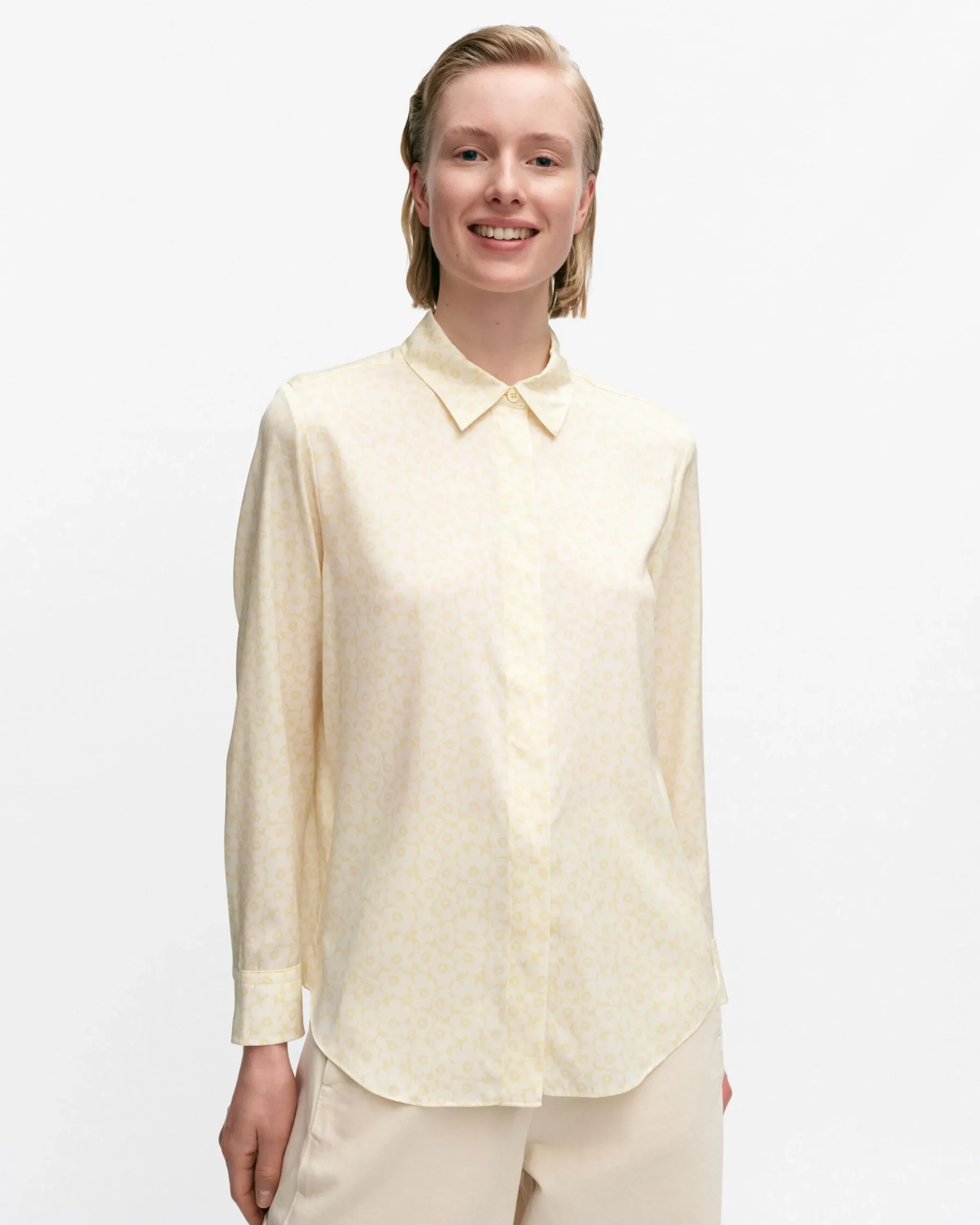 maija_pikkuinen_unikko_silkkipaita_3.webp Marimekko Paidat Ja Tunikat^Maija Pikkuinen Unikko Silkkipaita
