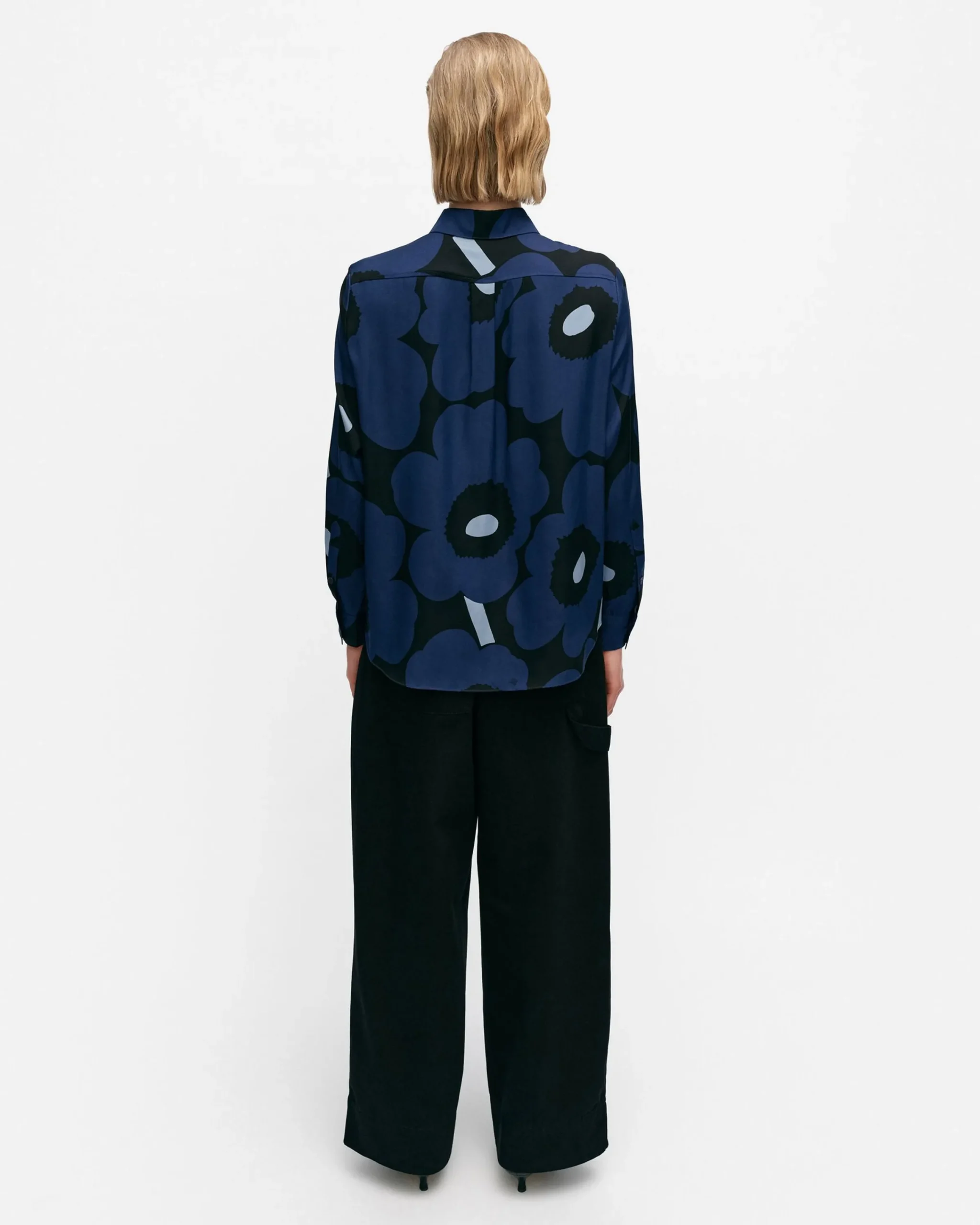 maija_unikko_silkkipaita_2.webp Marimekko Paidat Ja Tunikat^Maija Unikko Silkkipaita