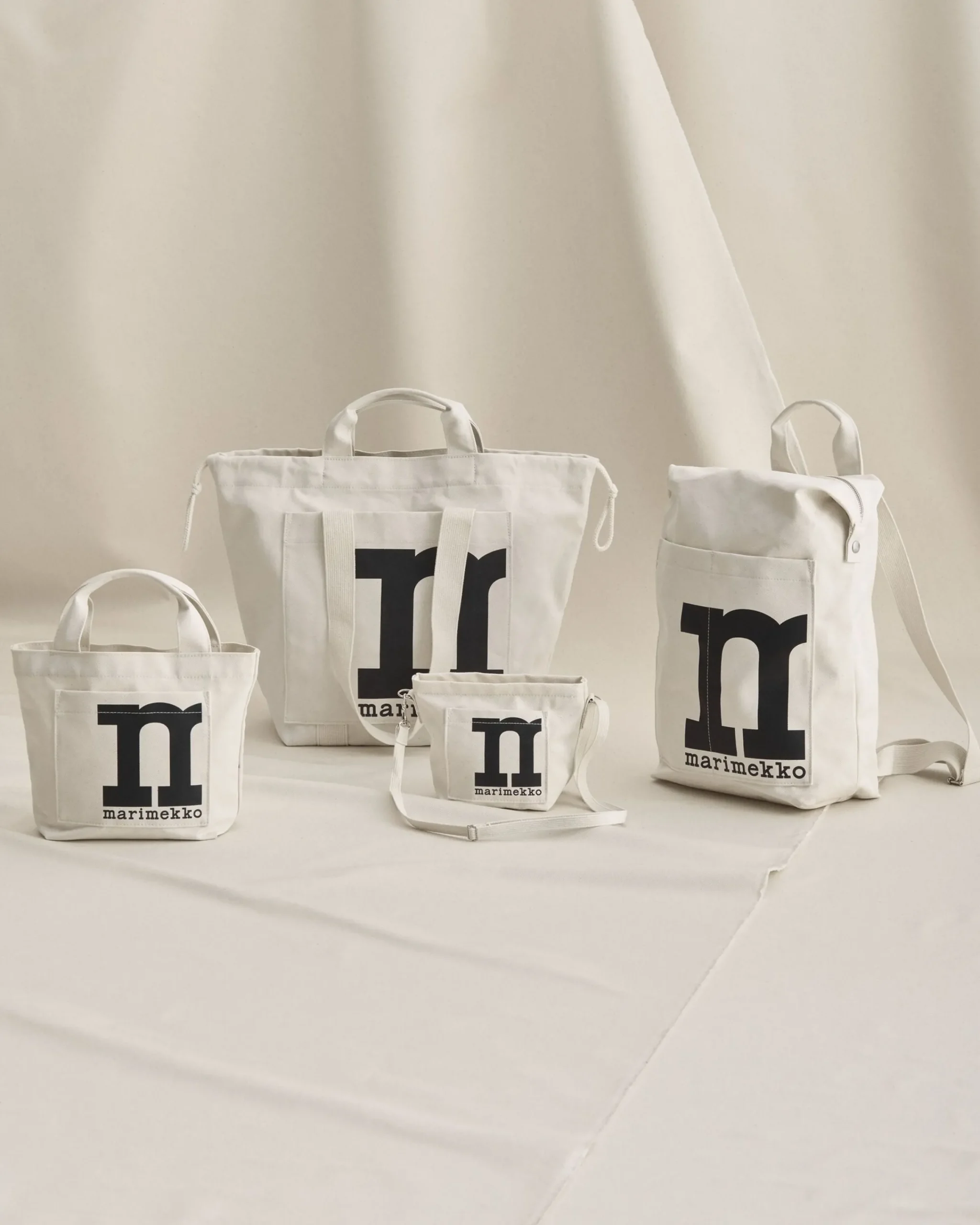 mono_mini_tote_solid_laukku_5.webp Marimekko Kangaslaukut^Mono Mini Tote Solid Laukku