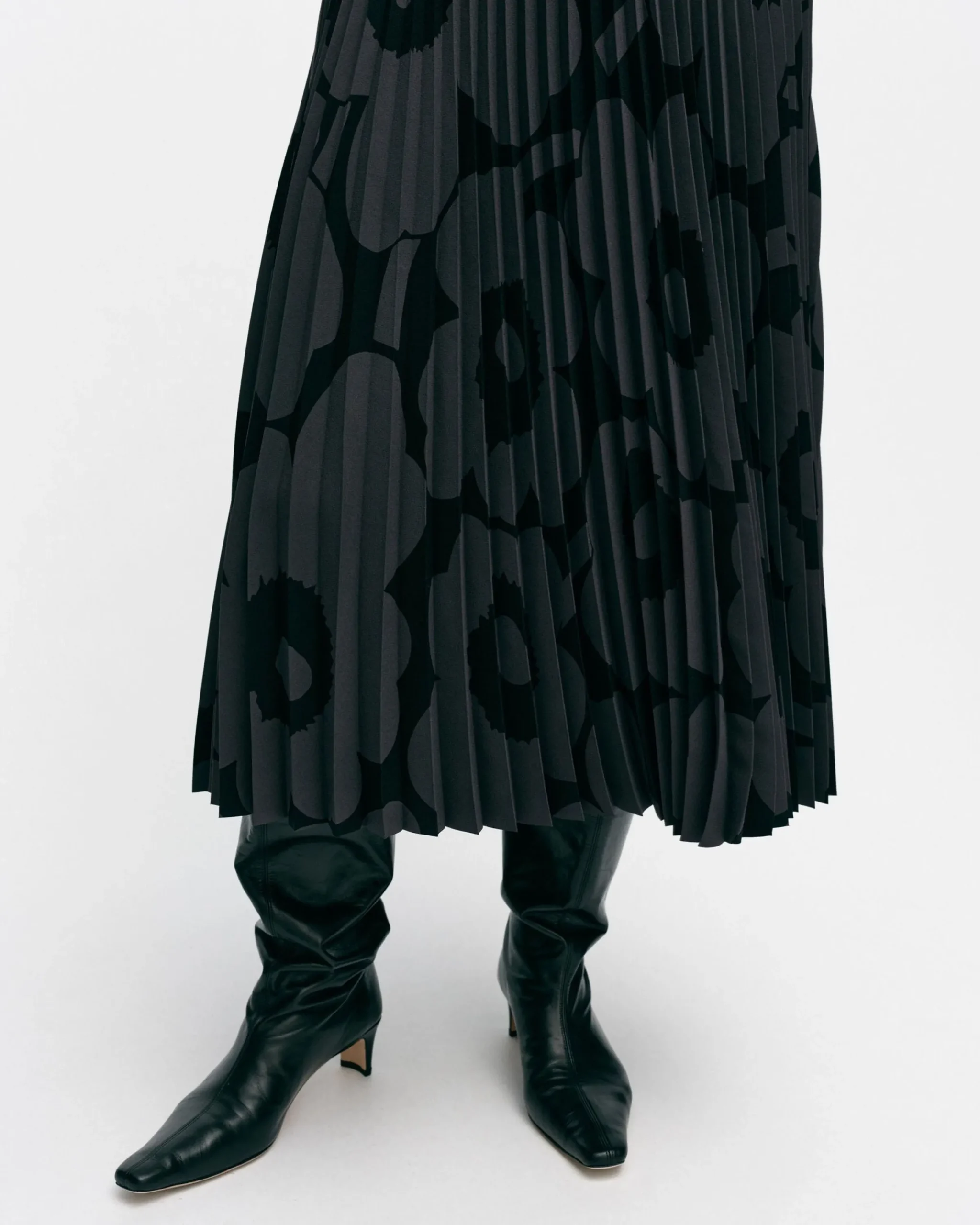 myy_unikko_hame_3-2.webp Marimekko Hameet^Myy Unikko Hame