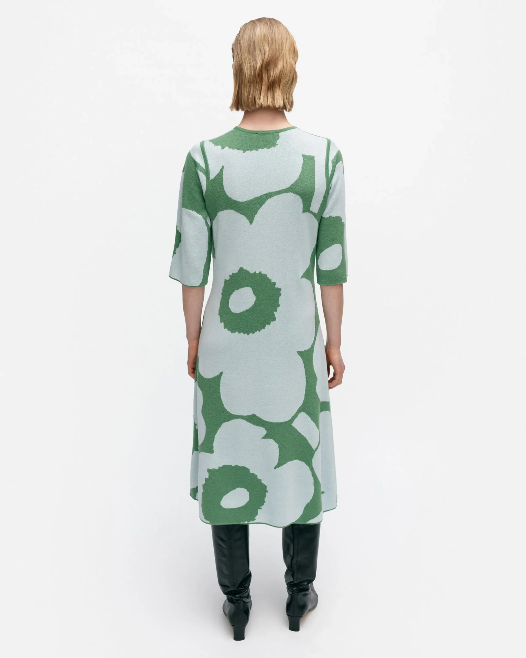 pointti_unikko_villaneulemekko_2.webp Marimekko Mekot^Pointti Unikko Villaneulemekko