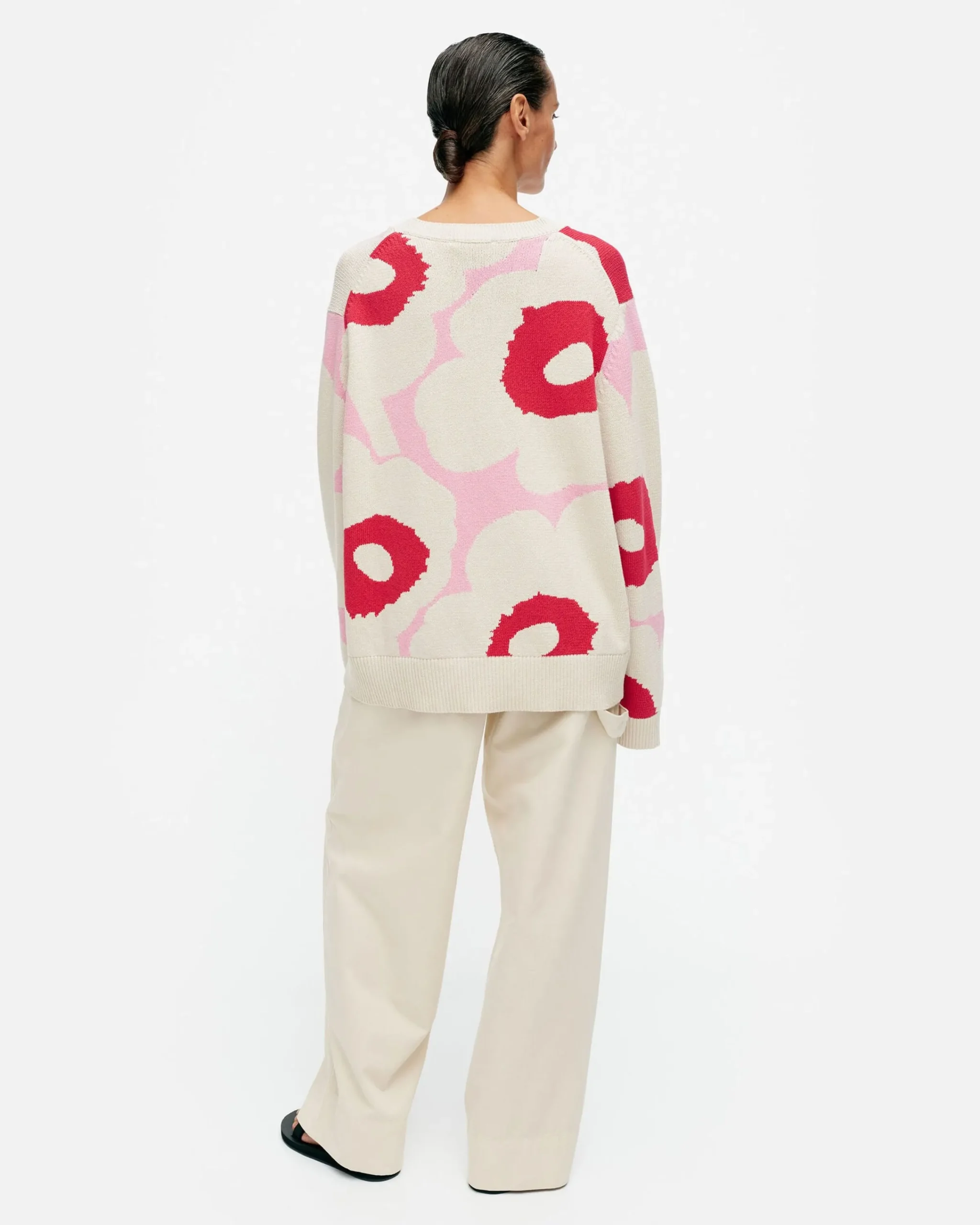 pueivue_unikko_puuvillaneulepusero_2.webp Marimekko Neuleet^Pu00E4Ivu00E4 Unikko Puuvillaneulepusero